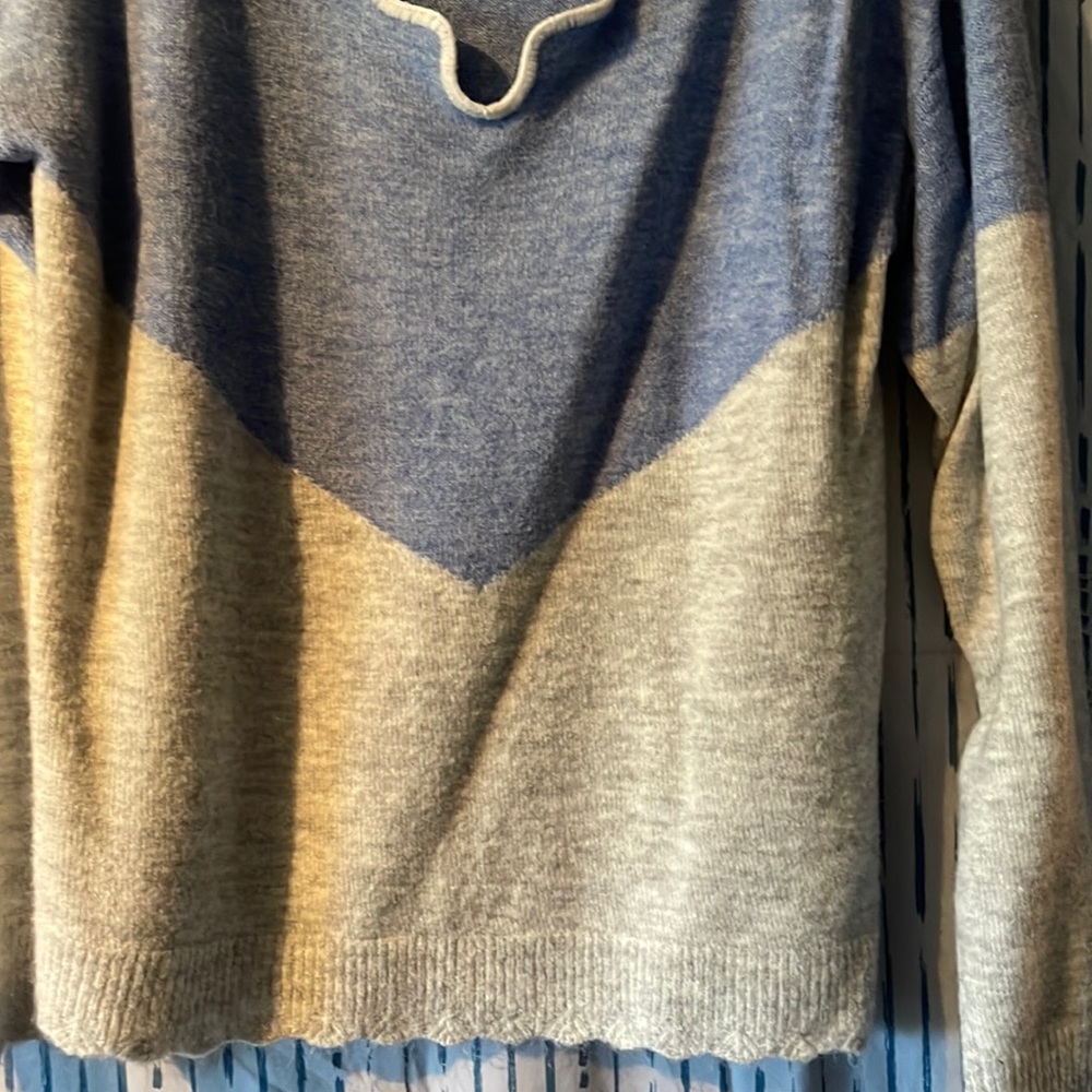 Grey/cream/light blue Sweater
